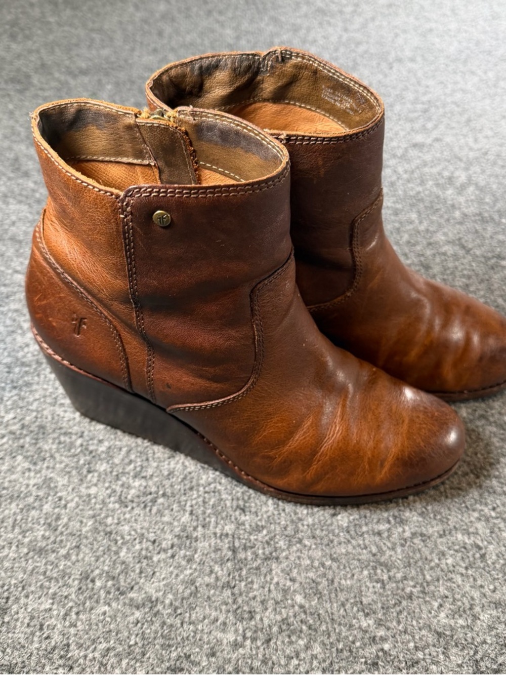 Frye Emma Leather Wedge Short Ankle Booties Brown Women's Size 8.5